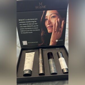 Biojuve skin care set. 4 step in box.
NEW.